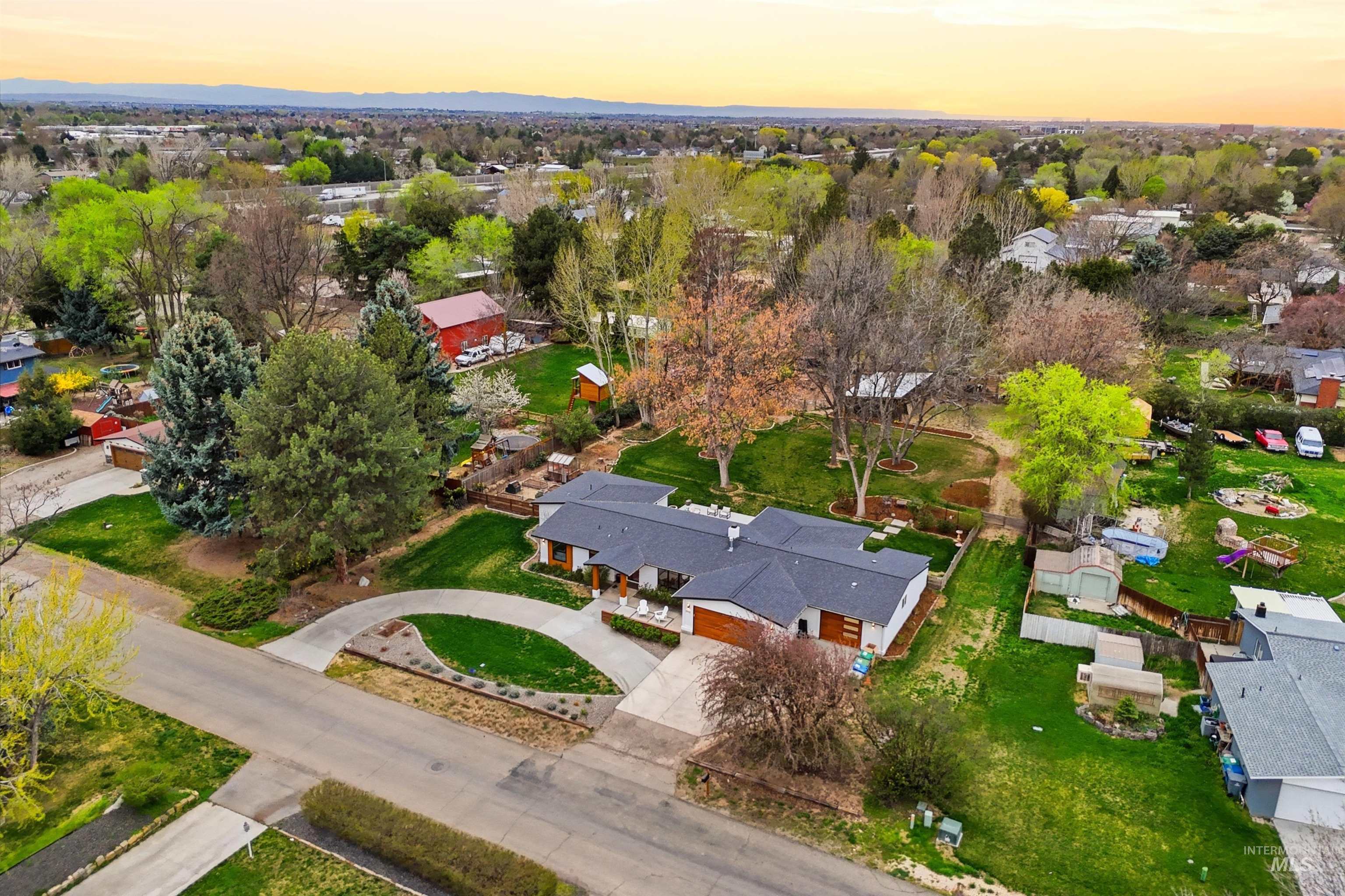 595 S El Blanco Dr, Boise, Idaho 83709, 3 Bedrooms, 3.5 Bathrooms, Residential For Sale, Price $885,000, 98979549