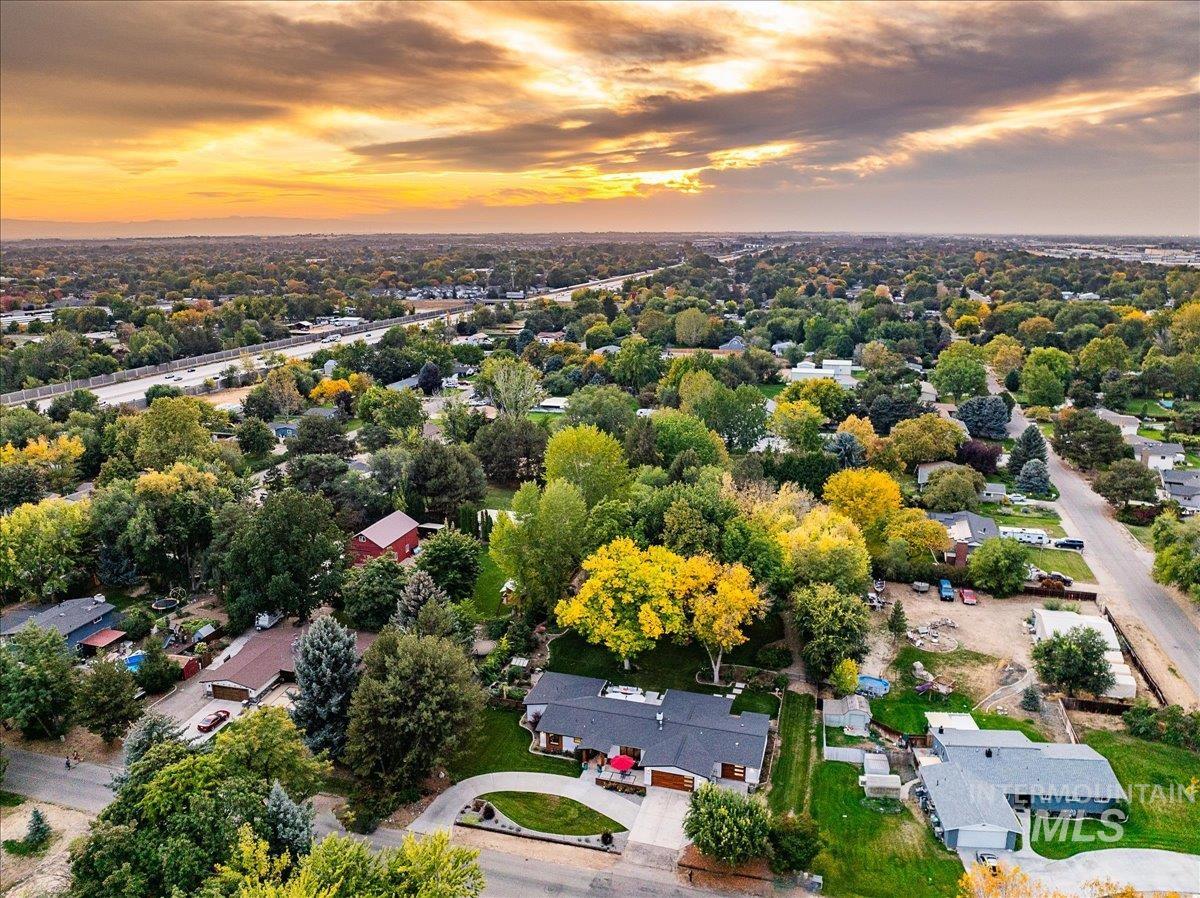 595 S El Blanco Dr, Boise, Idaho 83709, 3 Bedrooms, 3.5 Bathrooms, Residential For Sale, Price $885,000, 98979549