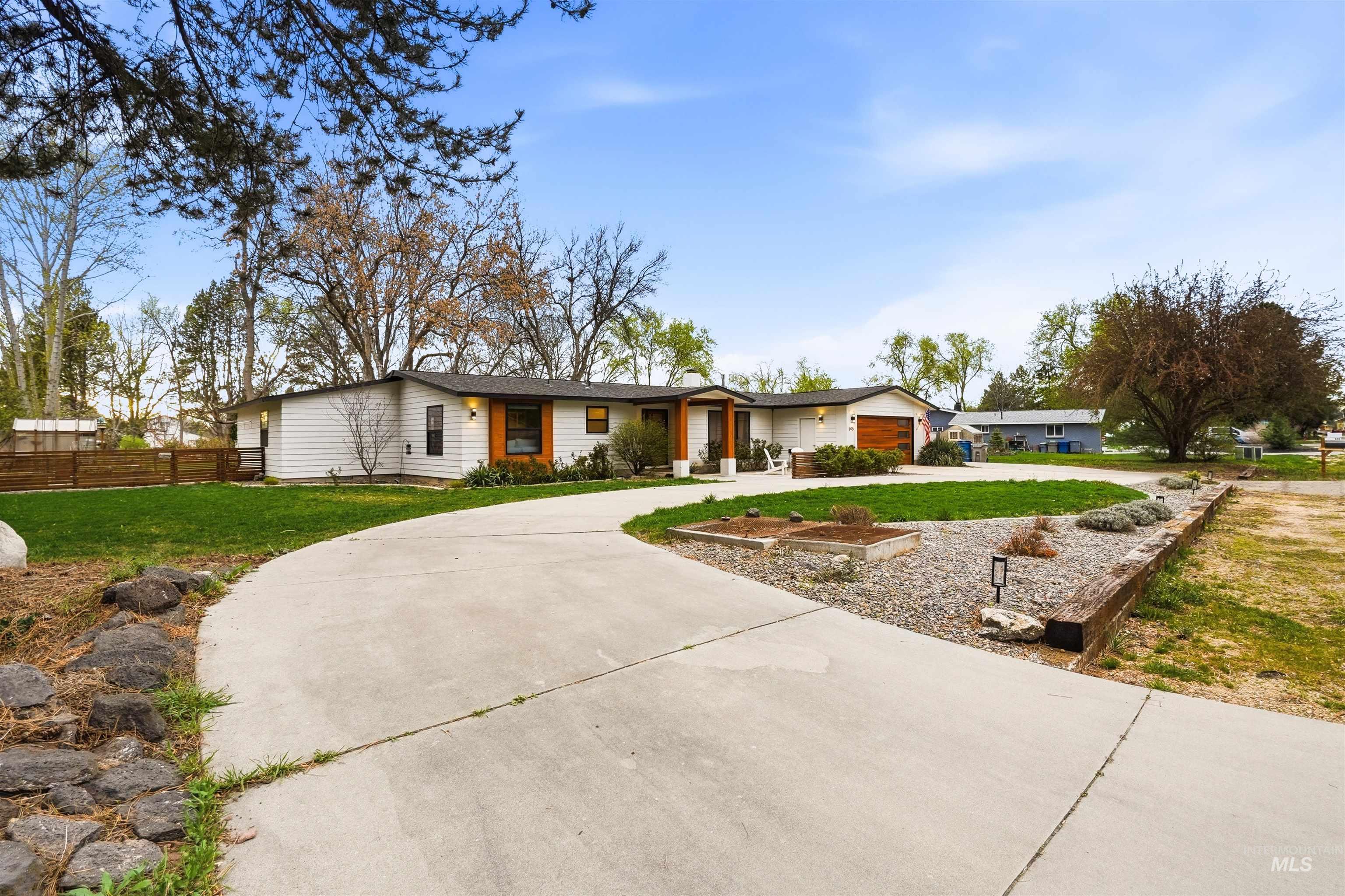 595 S El Blanco Dr, Boise, Idaho 83709, 3 Bedrooms, 3.5 Bathrooms, Residential For Sale, Price $885,000, 98979549