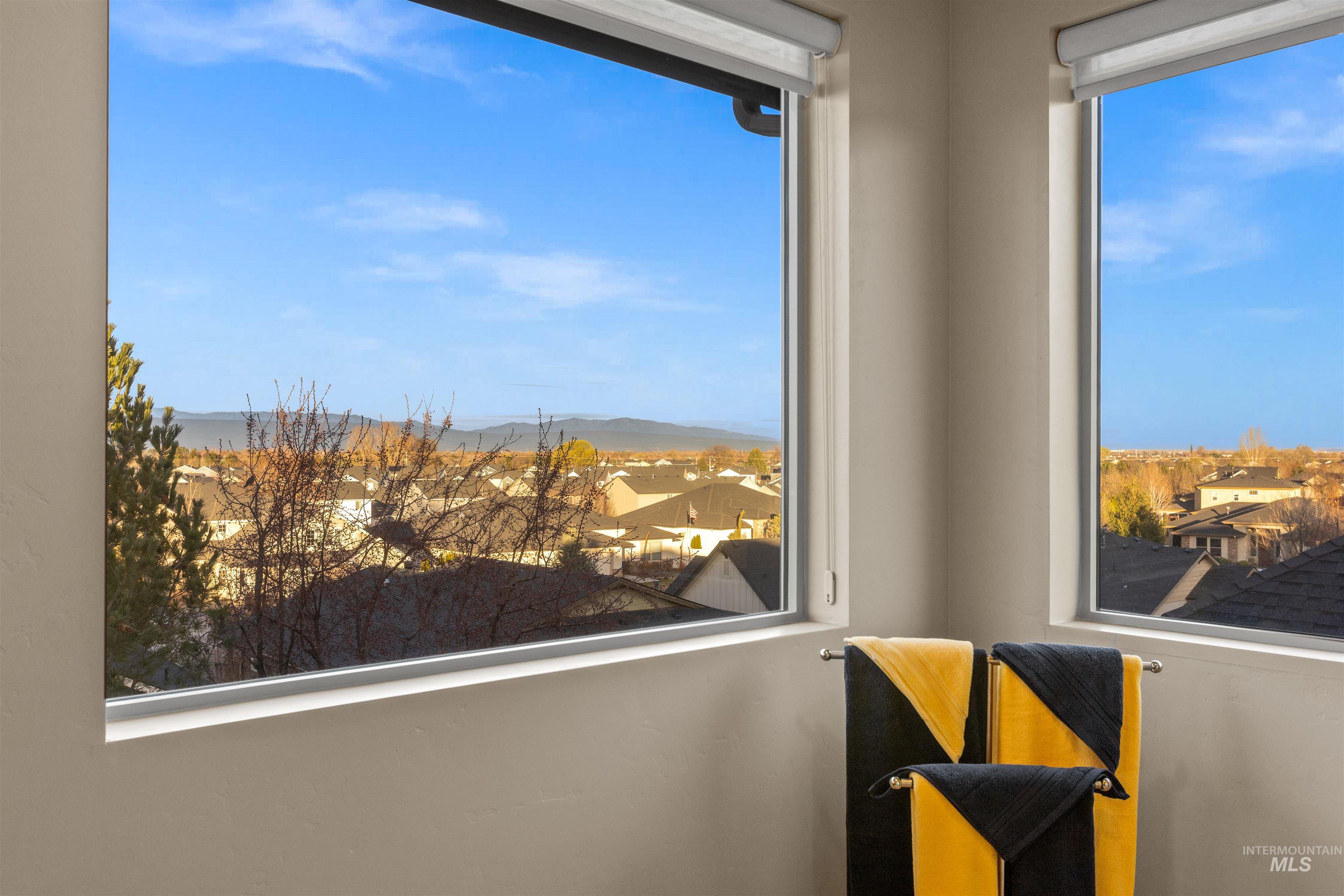 1112 E Wrightwood, Meridian, Idaho 83642, 4 Bedrooms, 3 Bathrooms, Residential For Sale, Price $775,000, 98979554