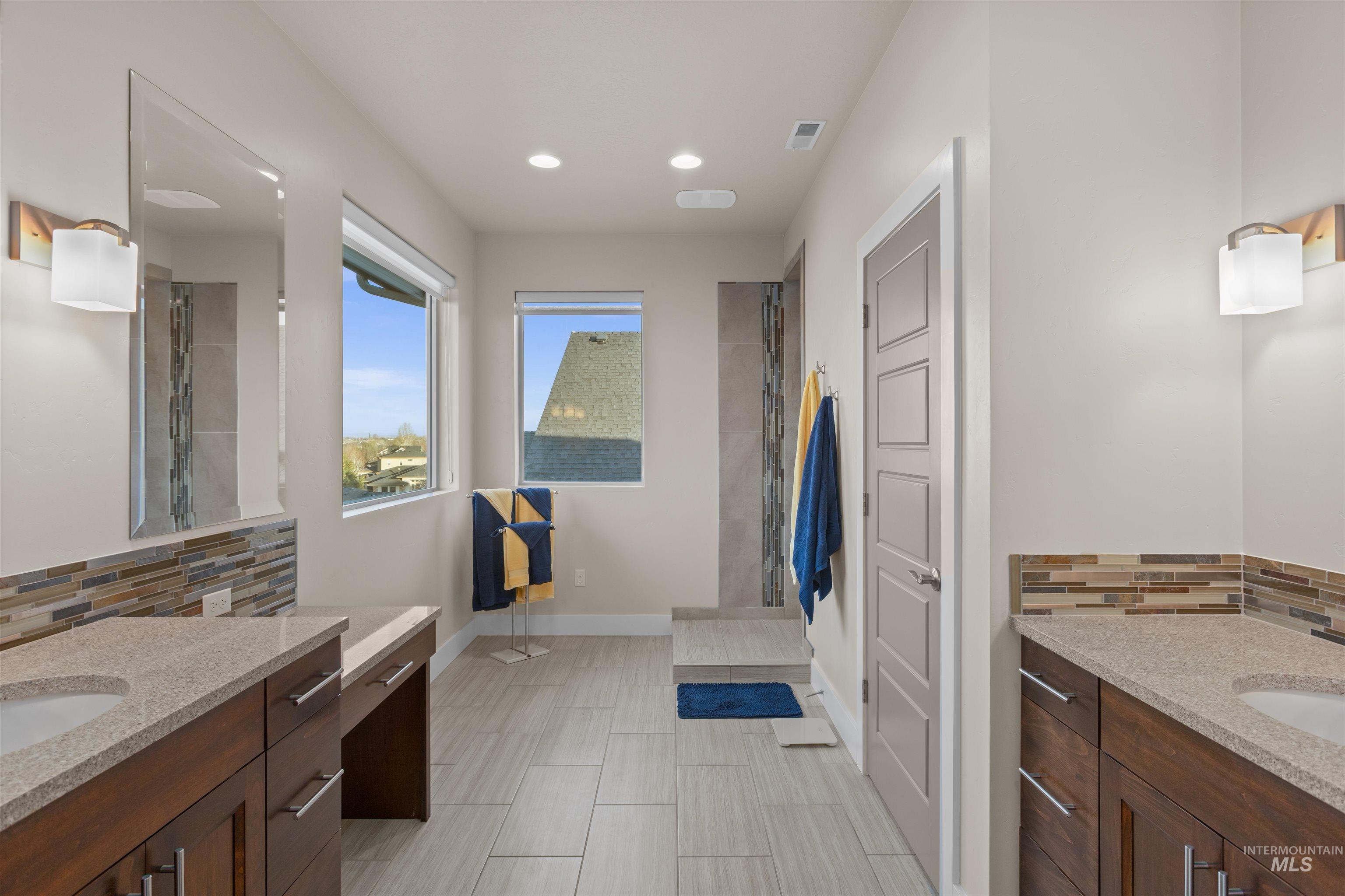 1112 E Wrightwood, Meridian, Idaho 83642, 4 Bedrooms, 3 Bathrooms, Residential For Sale, Price $775,000, 98979554