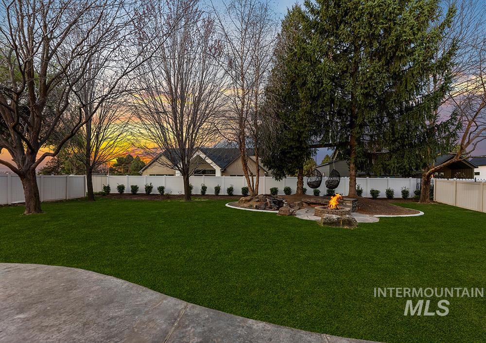 151 N Lost Canyon, Eagle, Idaho 83616-7222, 5 Bedrooms, 3.5 Bathrooms, Residential For Sale, Price $999,900, 98979555