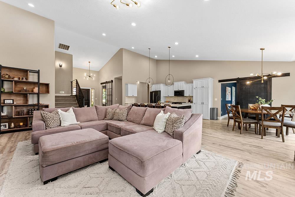 151 N Lost Canyon, Eagle, Idaho 83616-7222, 5 Bedrooms, 3.5 Bathrooms, Residential For Sale, Price $999,900, 98979555