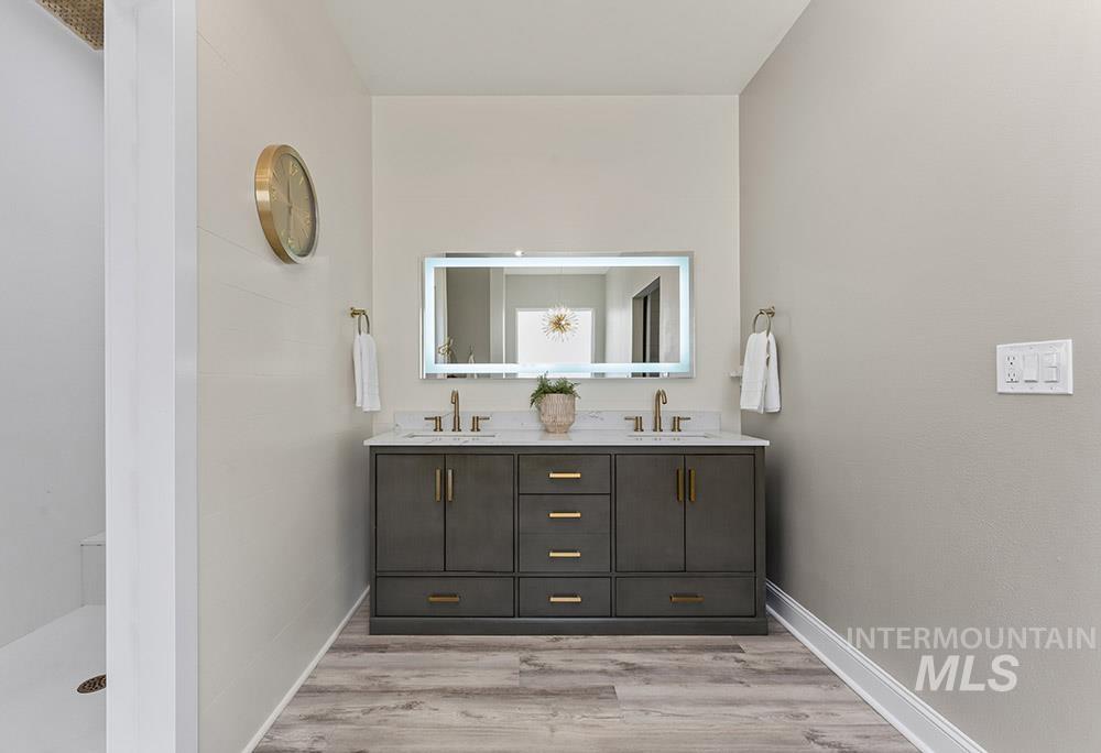 151 N Lost Canyon, Eagle, Idaho 83616-7222, 5 Bedrooms, 3.5 Bathrooms, Residential For Sale, Price $999,900, 98979555