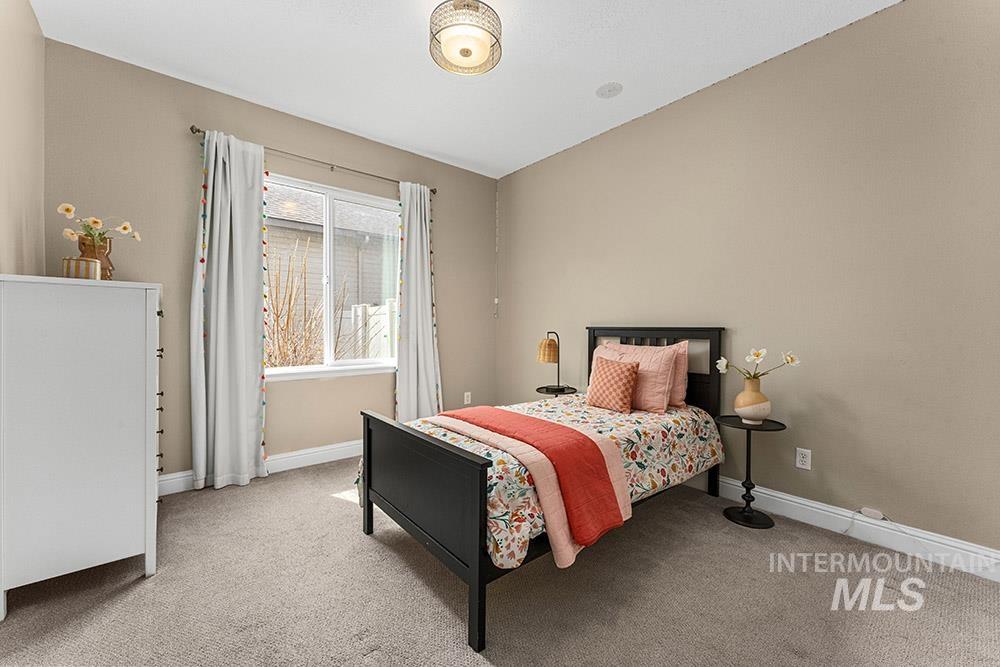 151 N Lost Canyon, Eagle, Idaho 83616-7222, 5 Bedrooms, 3.5 Bathrooms, Residential For Sale, Price $999,900, 98979555