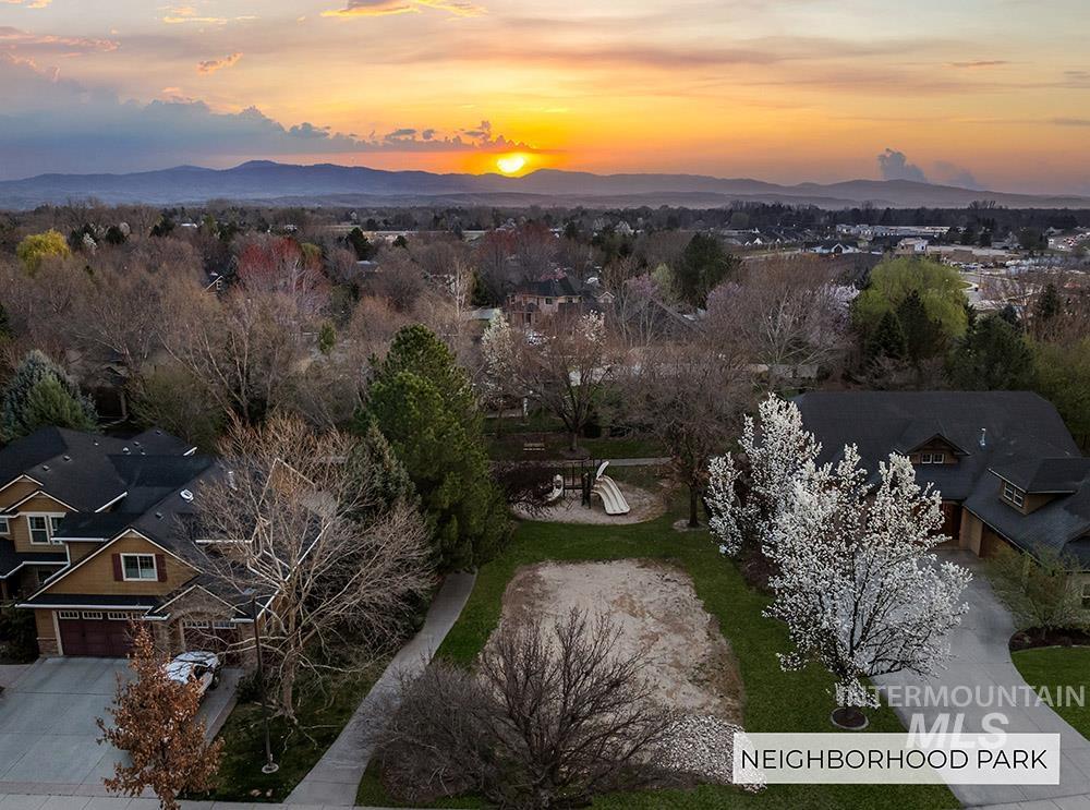 151 N Lost Canyon, Eagle, Idaho 83616-7222, 5 Bedrooms, 3.5 Bathrooms, Residential For Sale, Price $999,900, 98979555