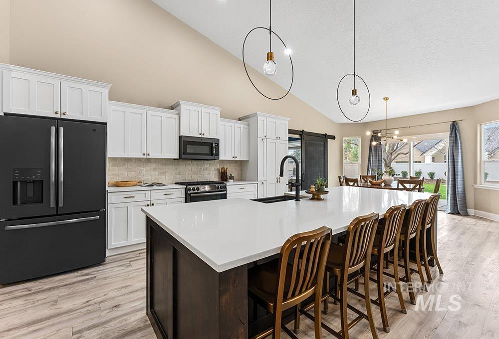 151 N Lost Canyon, Eagle, Idaho 83616-7222, 5 Bedrooms, 3.5 Bathrooms, Residential For Sale, Price $999,900, 98979555