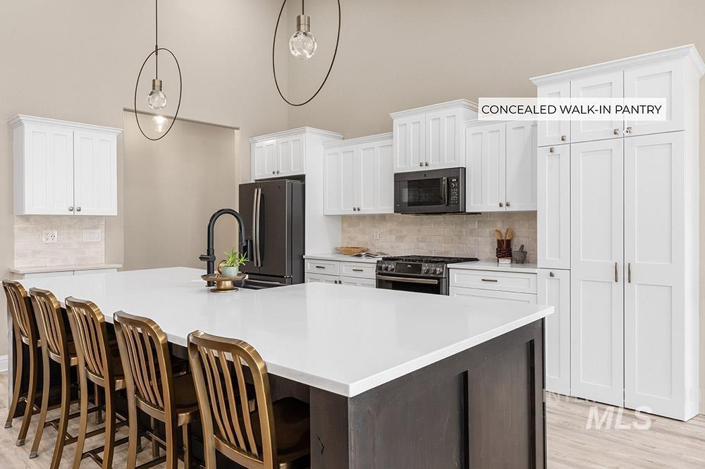 151 N Lost Canyon, Eagle, Idaho 83616-7222, 5 Bedrooms, 3.5 Bathrooms, Residential For Sale, Price $999,900, 98979555