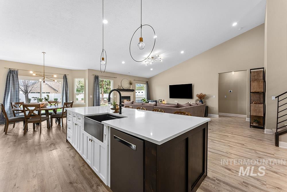 151 N Lost Canyon, Eagle, Idaho 83616-7222, 5 Bedrooms, 3.5 Bathrooms, Residential For Sale, Price $999,900, 98979555