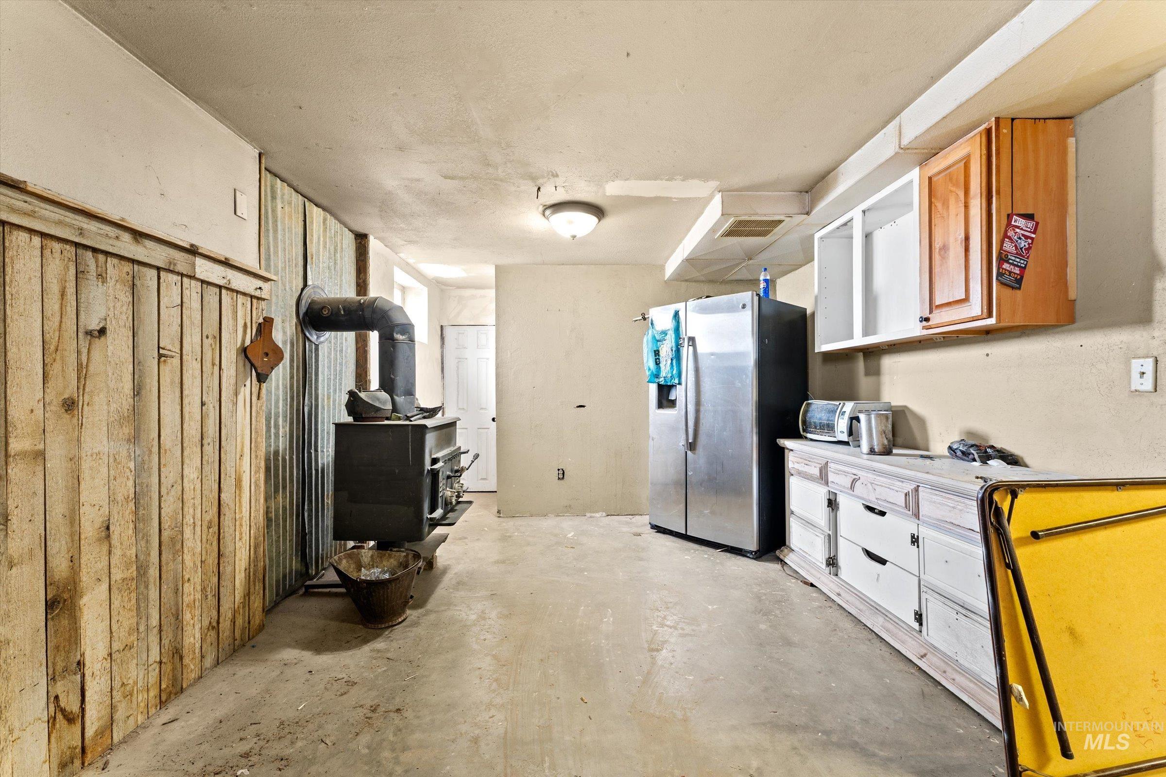 6267 Deer Flat Rd, Nampa, Idaho 83686, 5 Bedrooms, 3 Bathrooms, Residential For Sale, Price $399,000, 98979566