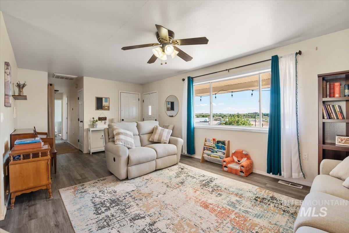 1492 Weiser River Road, Weiser, Idaho 83672, 3 Bedrooms, 2 Bathrooms, Residential For Sale, Price $489,000,MLS 98979567