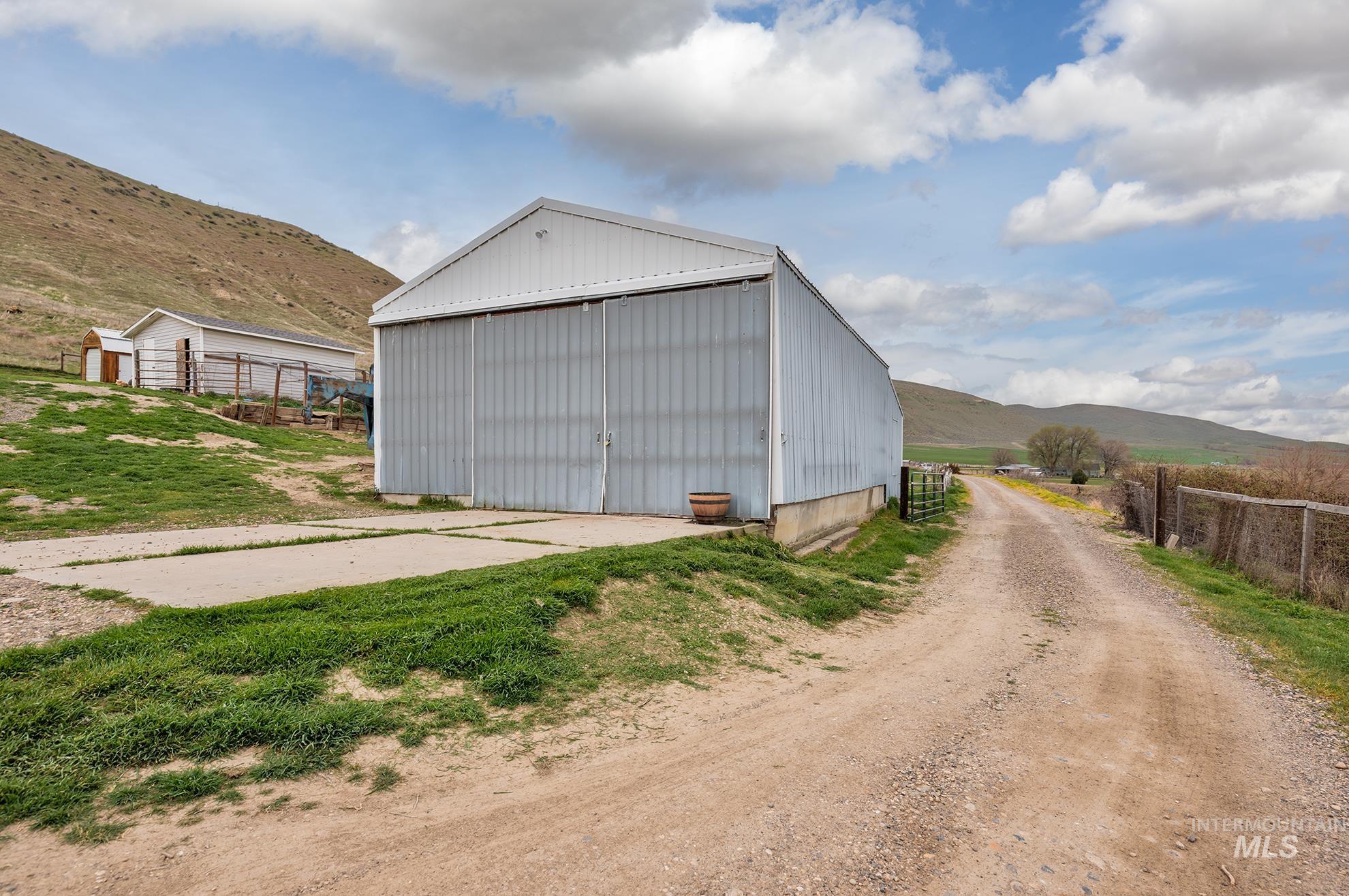1492 Weiser River Road, Weiser, Idaho 83672, 3 Bedrooms, 2 Bathrooms, Residential For Sale, Price $489,000,MLS 98979567