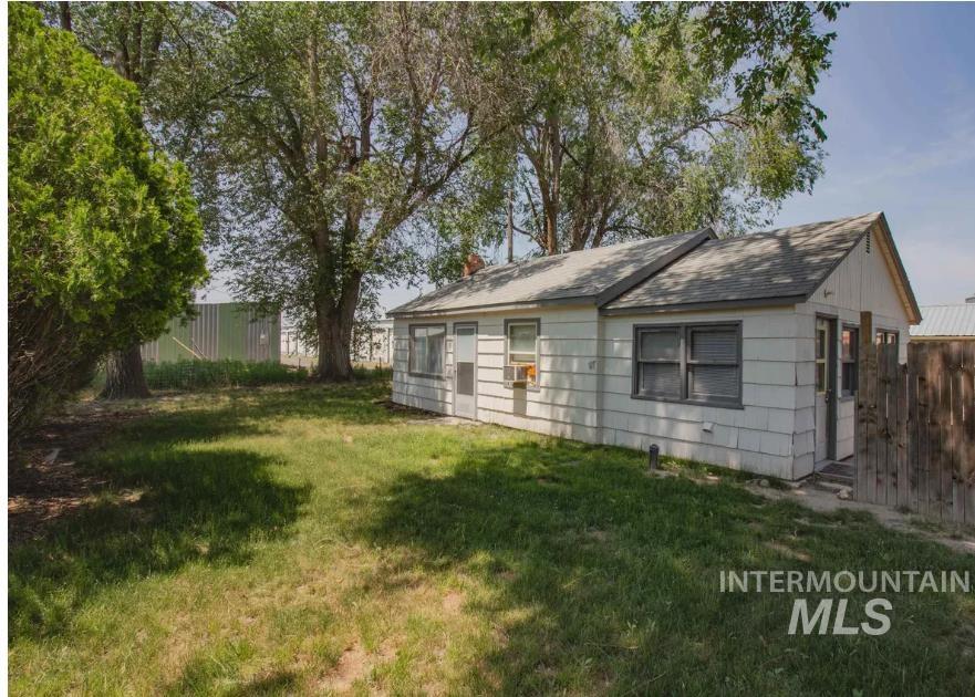188 Morton, Vale, Oregon 97918, 2 Bedrooms, 1 Bathroom, Residential For Sale, Price $180,000,MLS 98979572