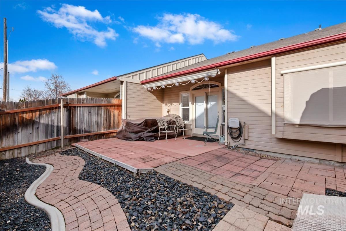 9169 W Lancelot Court, Boise, Idaho 83704, 2 Bedrooms, 2 Bathrooms, Residential For Sale, Price $350,000,MLS 98979573