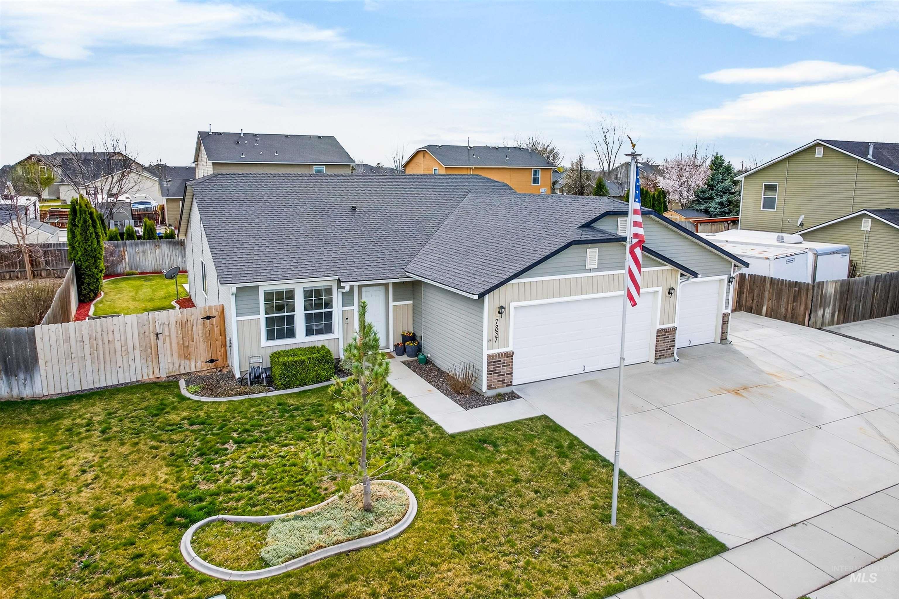 7837 E Bratton Dr, Nampa, Idaho 83687, 3 Bedrooms, 2 Bathrooms, Residential For Sale, Price $394,537, 98979578