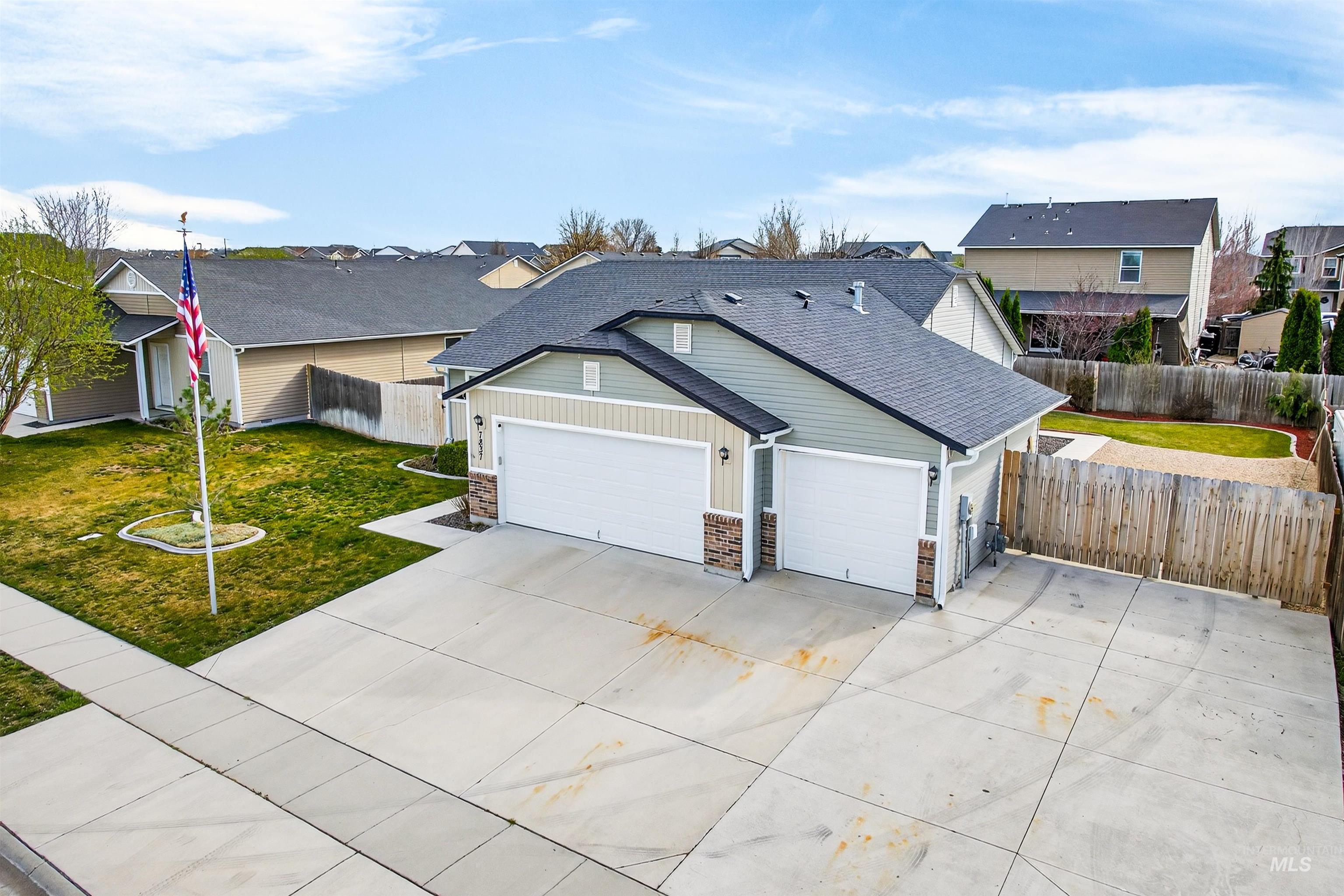 7837 E Bratton Dr, Nampa, Idaho 83687, 3 Bedrooms, 2 Bathrooms, Residential For Sale, Price $394,537, 98979578