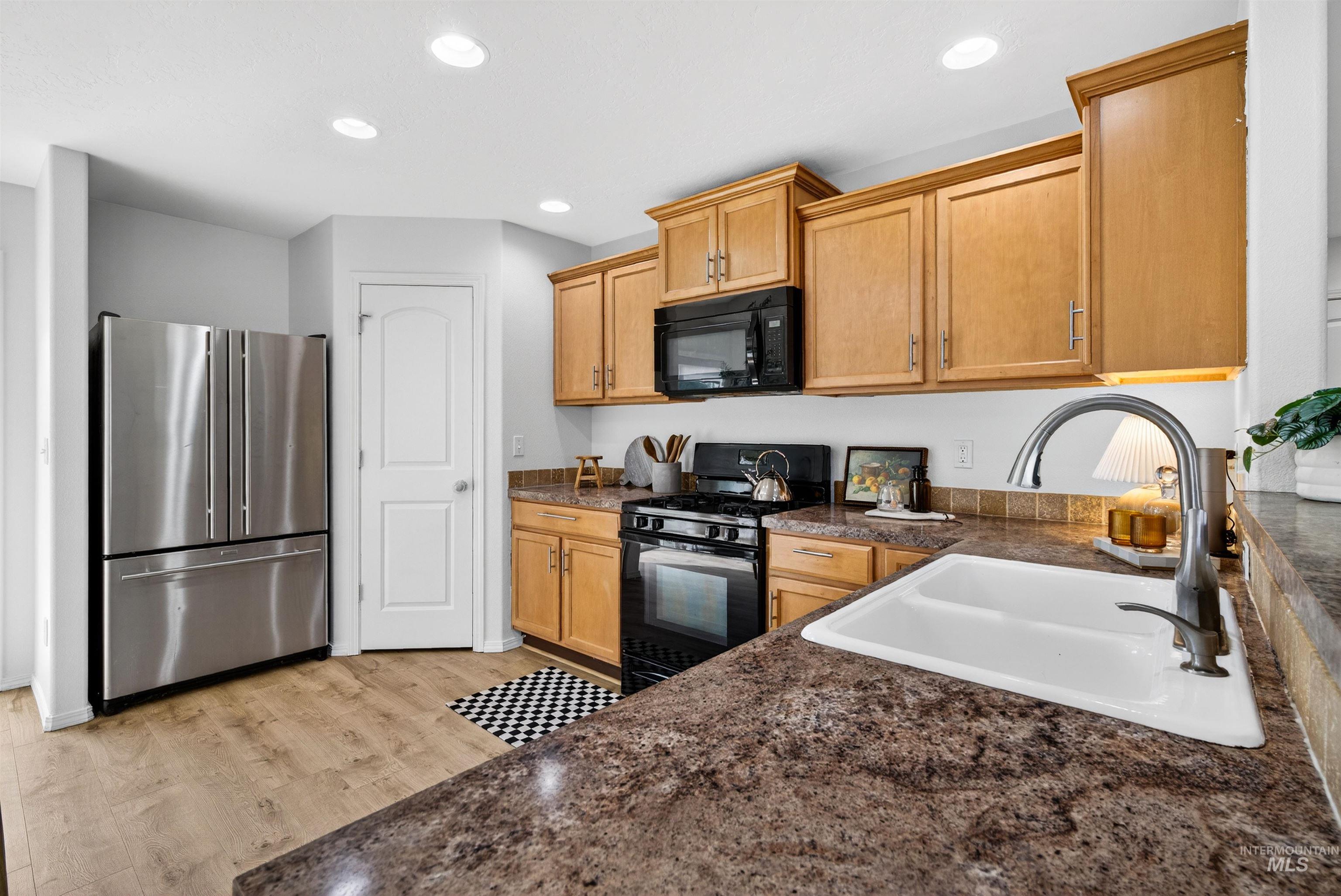 7837 E Bratton Dr, Nampa, Idaho 83687, 3 Bedrooms, 2 Bathrooms, Residential For Sale, Price $394,537, 98979578