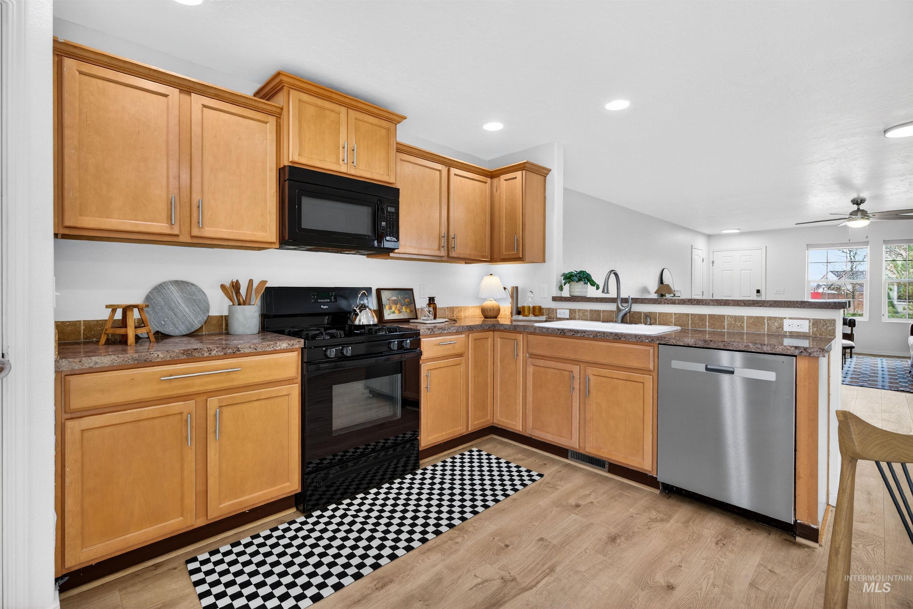 7837 E Bratton Dr, Nampa, Idaho 83687, 3 Bedrooms, 2 Bathrooms, Residential For Sale, Price $394,537, 98979578