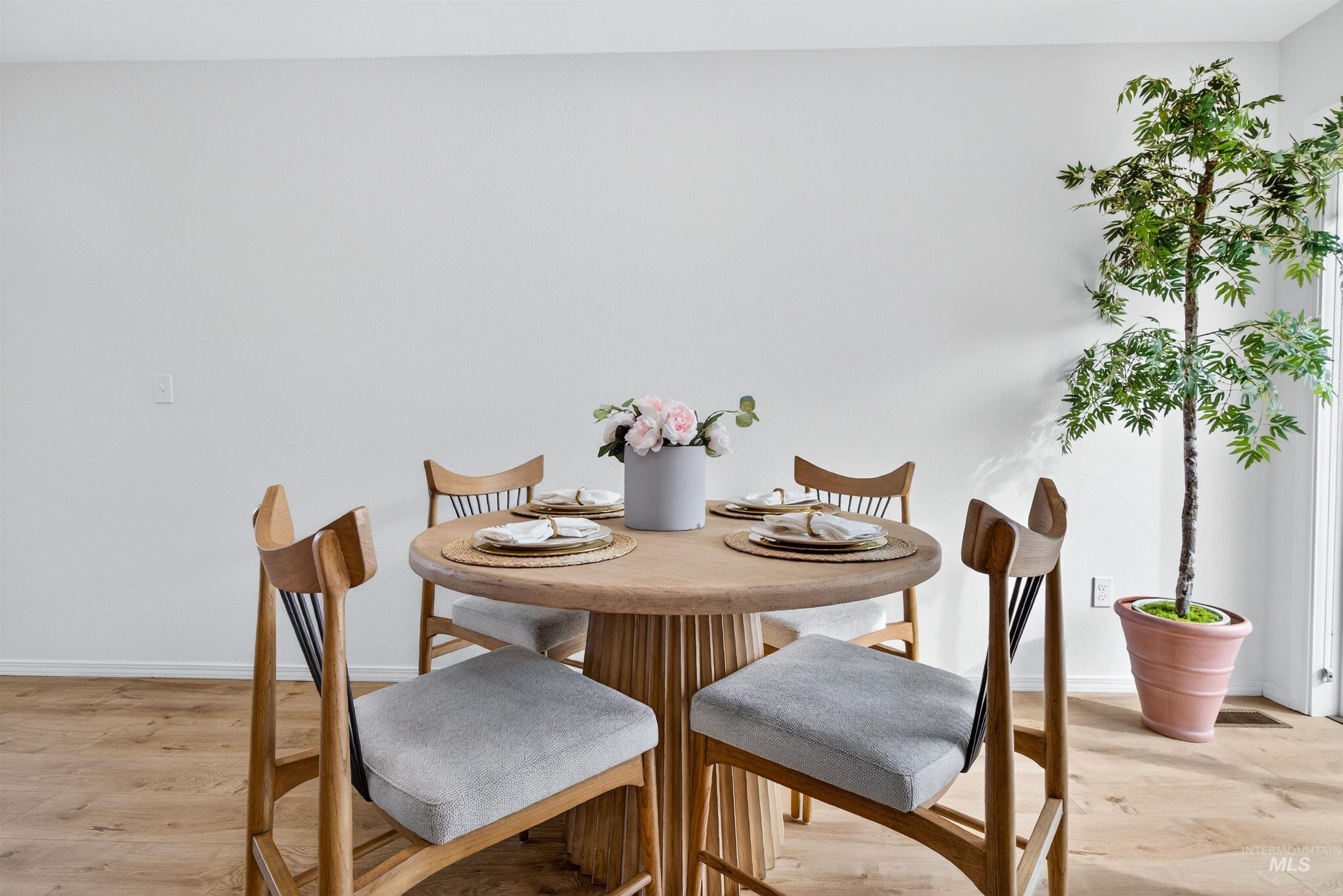 7837 E Bratton Dr, Nampa, Idaho 83687, 3 Bedrooms, 2 Bathrooms, Residential For Sale, Price $394,537, 98979578