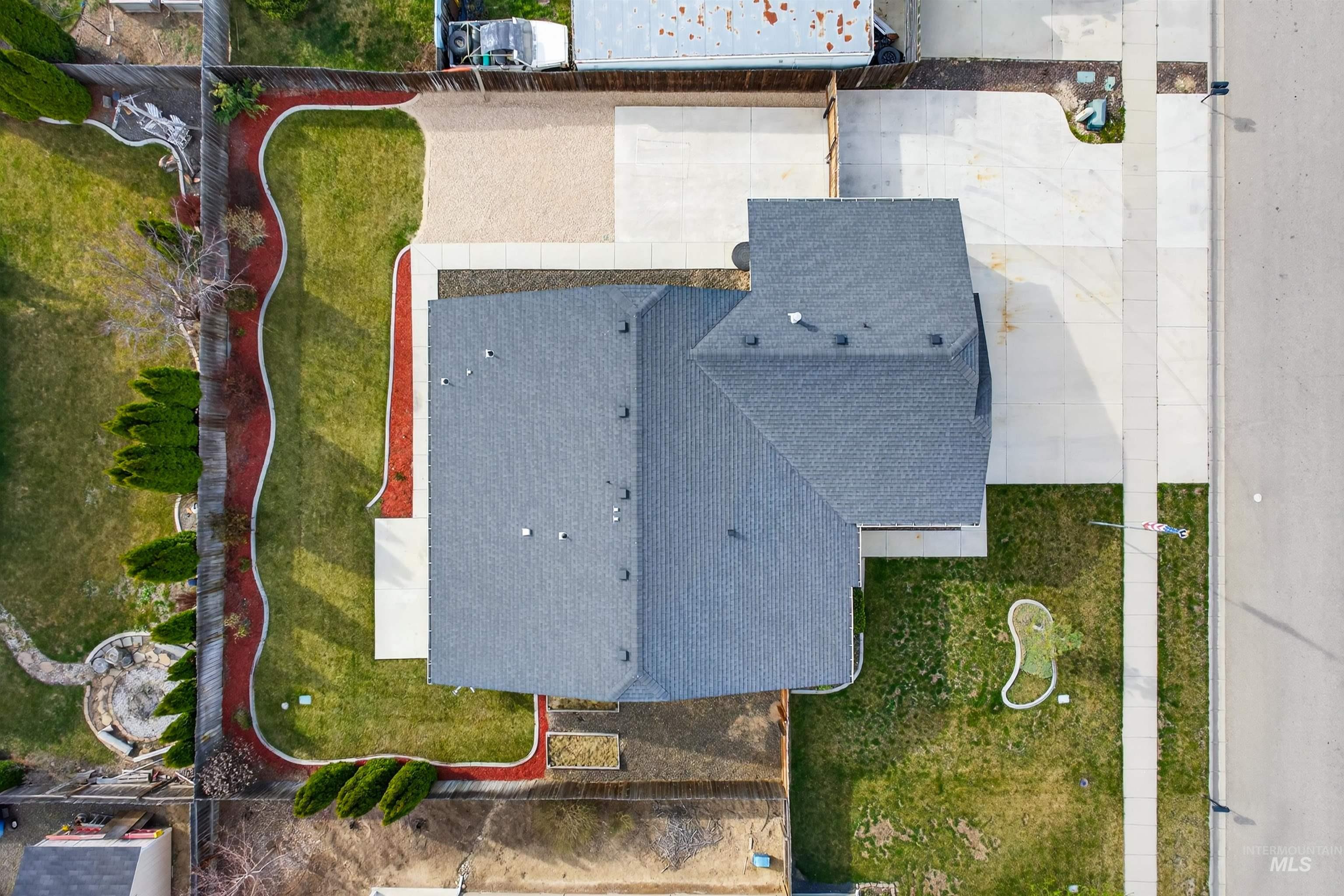 7837 E Bratton Dr, Nampa, Idaho 83687, 3 Bedrooms, 2 Bathrooms, Residential For Sale, Price $394,537, 98979578