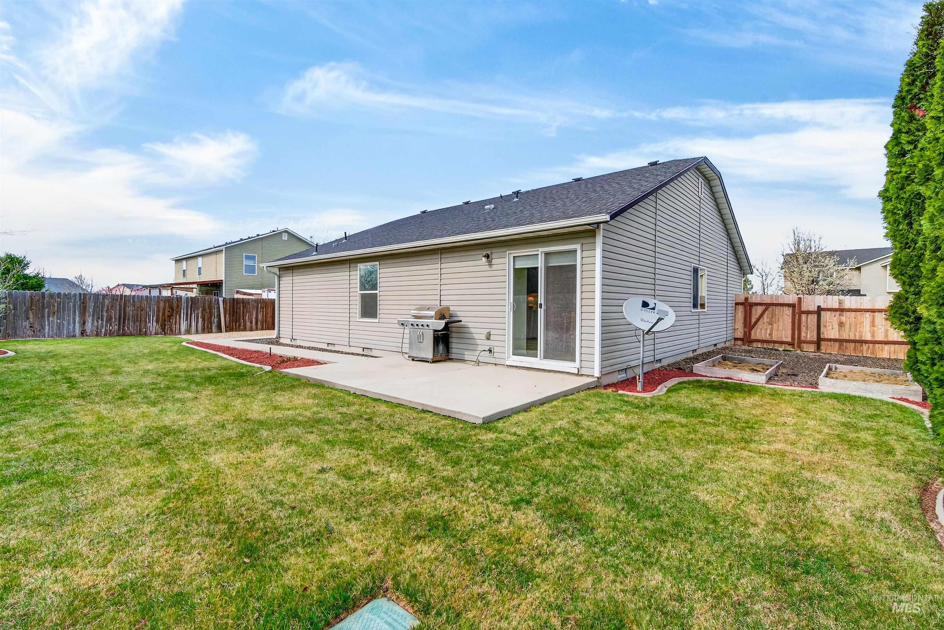 7837 E Bratton Dr, Nampa, Idaho 83687, 3 Bedrooms, 2 Bathrooms, Residential For Sale, Price $394,537, 98979578