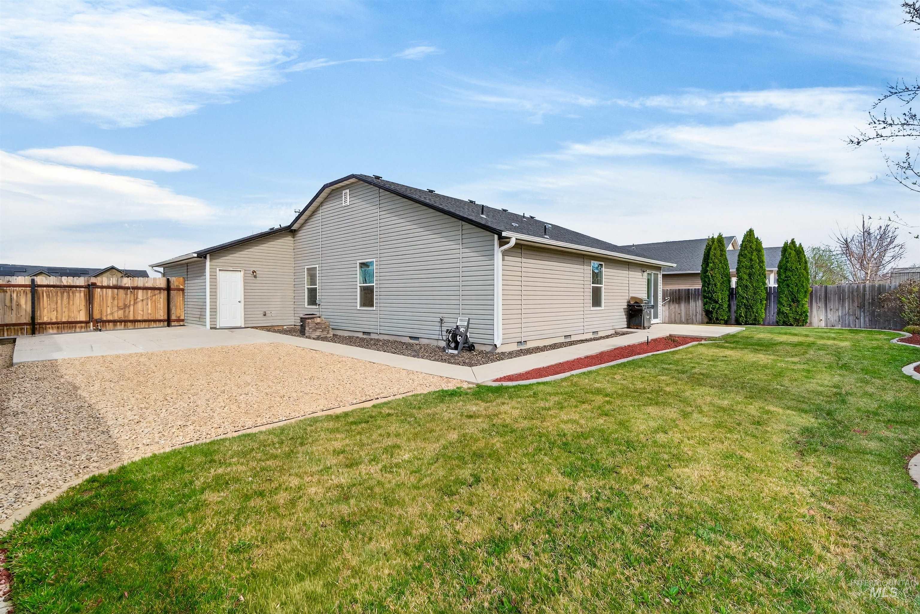 7837 E Bratton Dr, Nampa, Idaho 83687, 3 Bedrooms, 2 Bathrooms, Residential For Sale, Price $394,537, 98979578