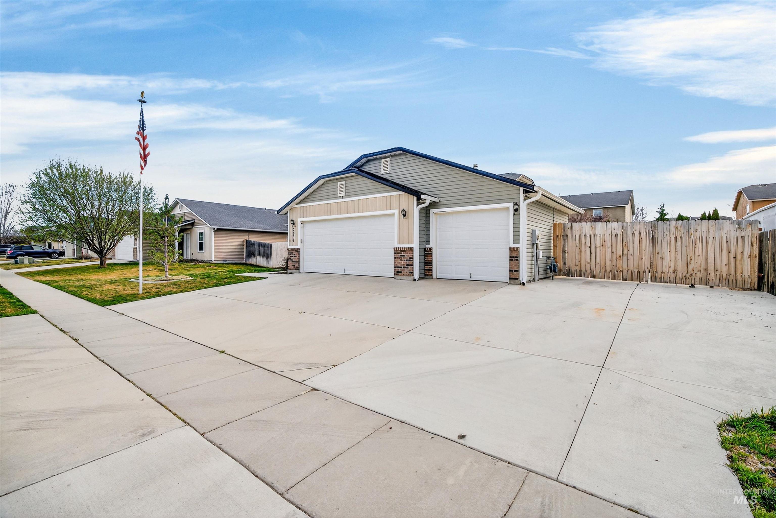 7837 E Bratton Dr, Nampa, Idaho 83687, 3 Bedrooms, 2 Bathrooms, Residential For Sale, Price $394,537, 98979578