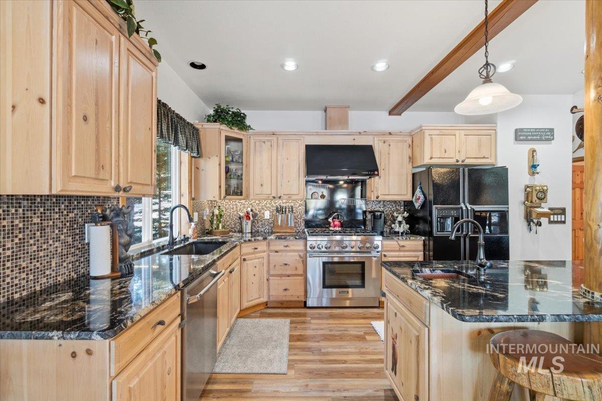 1085 Chip Shot Dr, McCall, Idaho 83638, 3 Bedrooms, 3 Bathrooms, Residential For Sale, Price $1,390,000, 98979579