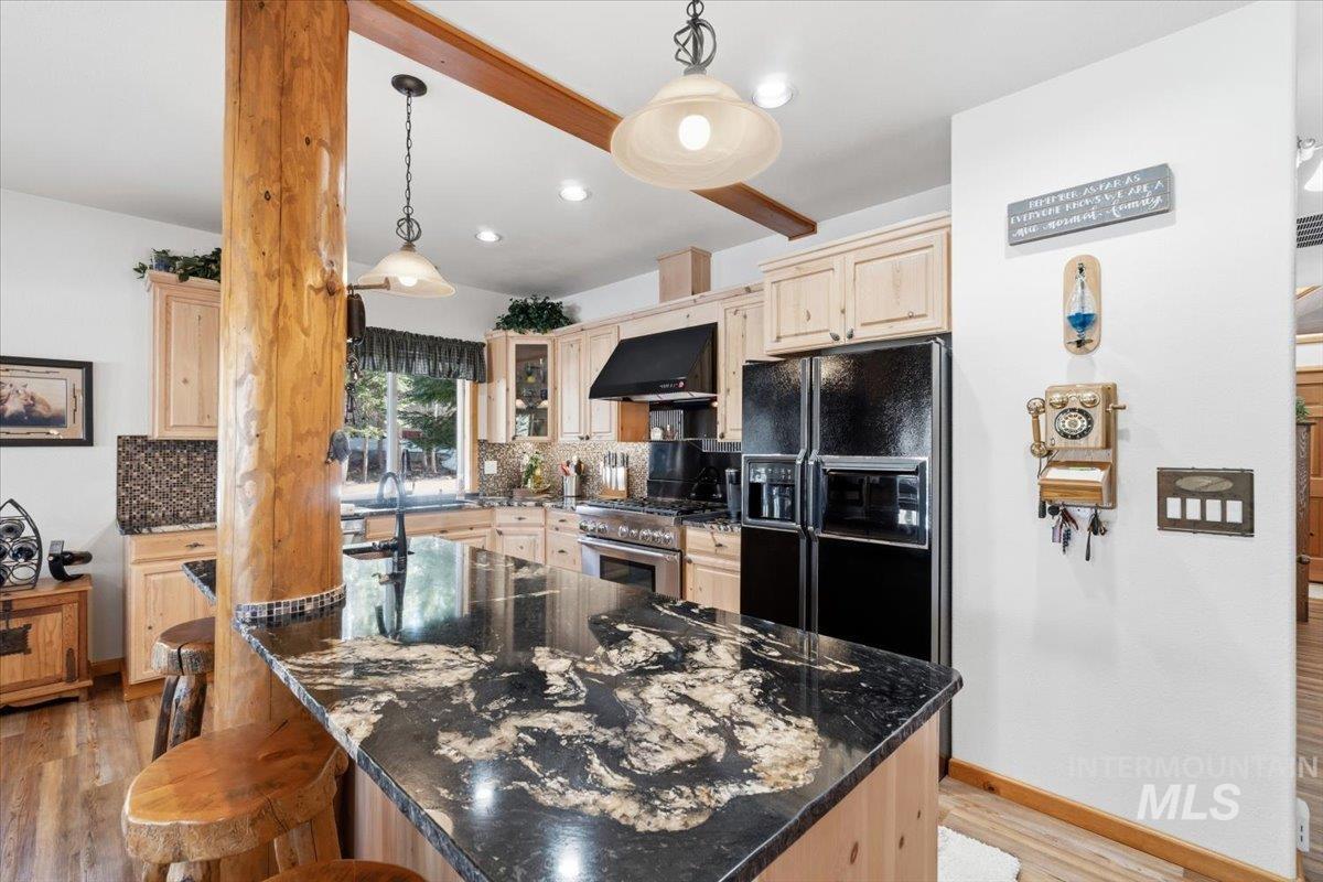 1085 Chip Shot Dr, McCall, Idaho 83638, 3 Bedrooms, 3 Bathrooms, Residential For Sale, Price $1,390,000, 98979579