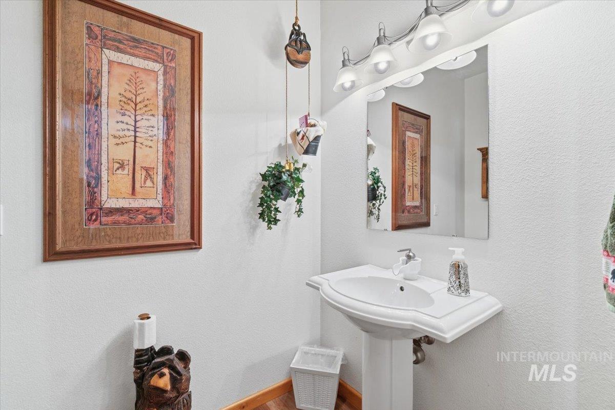 1085 Chip Shot Dr, McCall, Idaho 83638, 3 Bedrooms, 3 Bathrooms, Residential For Sale, Price $1,390,000, 98979579