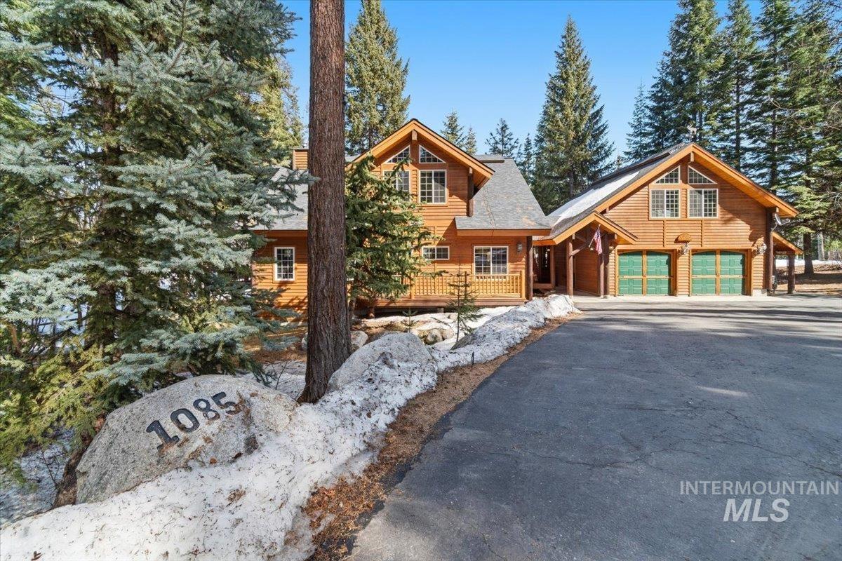 1085 Chip Shot Dr, McCall, Idaho 83638, 3 Bedrooms, 3 Bathrooms, Residential For Sale, Price $1,390,000, 98979579