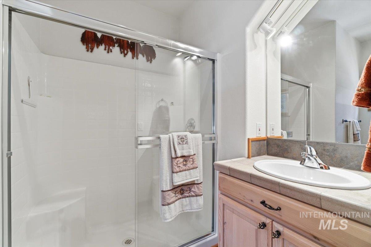 1085 Chip Shot Dr, McCall, Idaho 83638, 3 Bedrooms, 3 Bathrooms, Residential For Sale, Price $1,390,000, 98979579