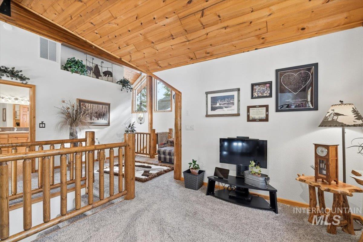 1085 Chip Shot Dr, McCall, Idaho 83638, 3 Bedrooms, 3 Bathrooms, Residential For Sale, Price $1,390,000, 98979579