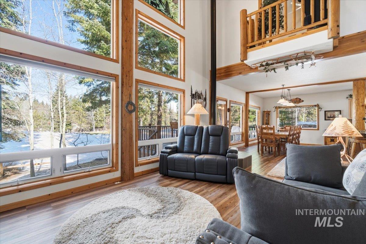 1085 Chip Shot Dr, McCall, Idaho 83638, 3 Bedrooms, 3 Bathrooms, Residential For Sale, Price $1,390,000, 98979579