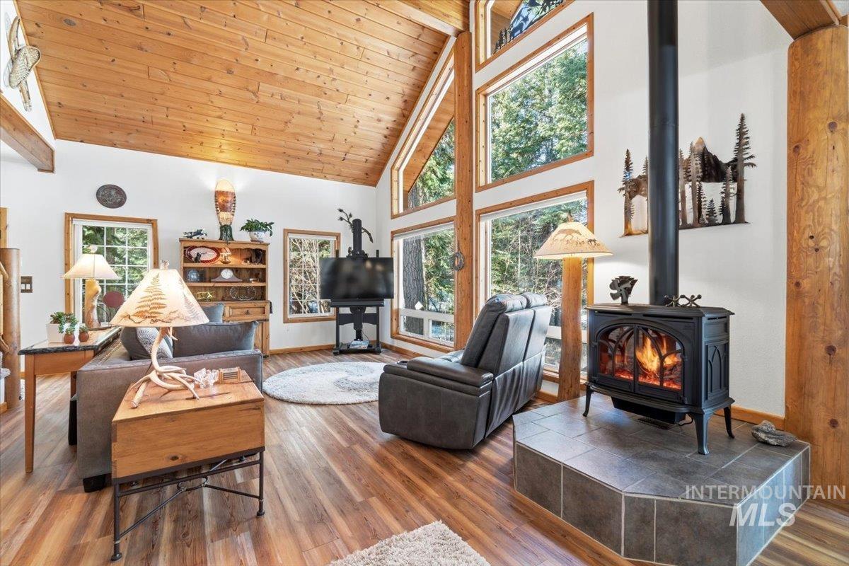 1085 Chip Shot Dr, McCall, Idaho 83638, 3 Bedrooms, 3 Bathrooms, Residential For Sale, Price $1,390,000, 98979579