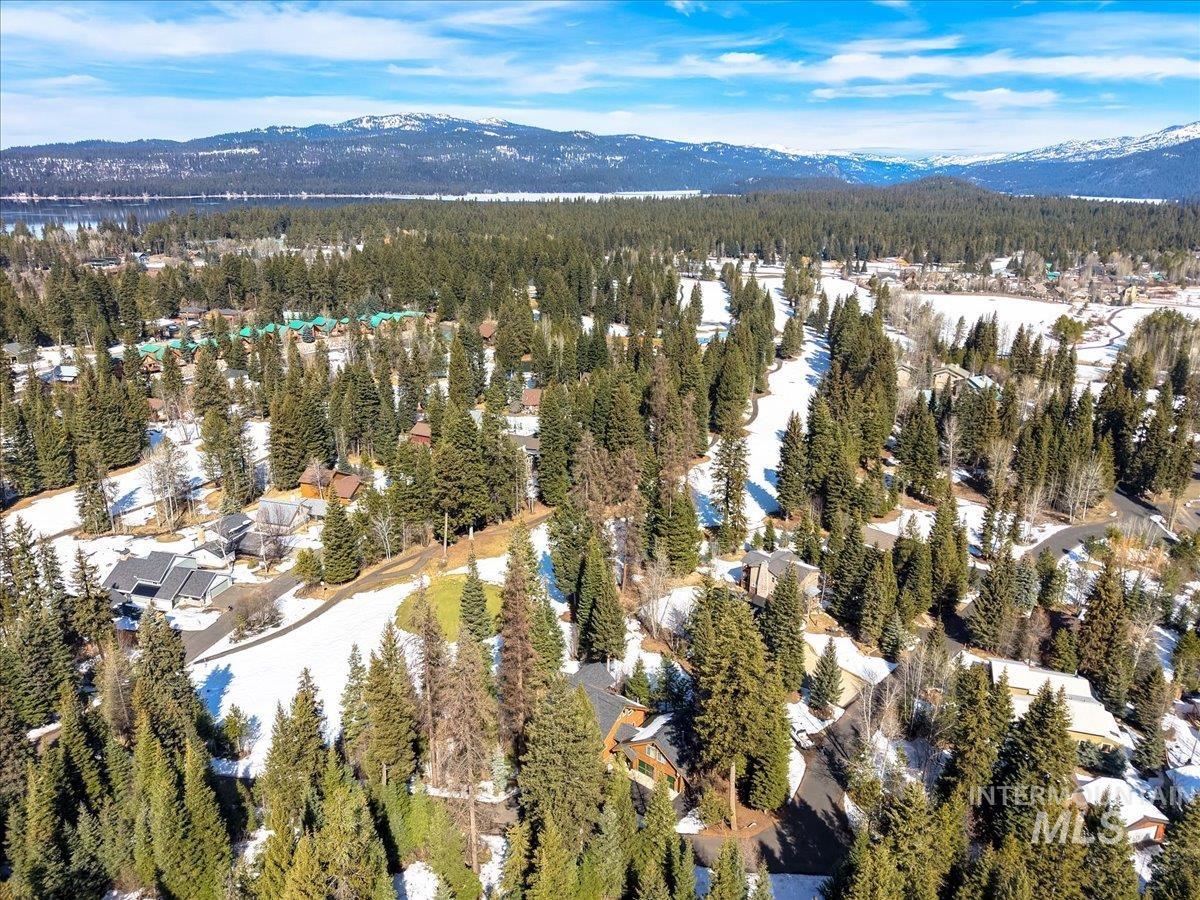 1085 Chip Shot Dr, McCall, Idaho 83638, 3 Bedrooms, 3 Bathrooms, Residential For Sale, Price $1,390,000, 98979579