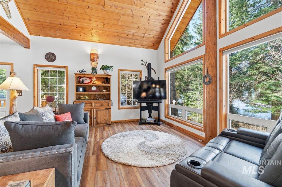 1085 Chip Shot Dr, McCall, Idaho 83638, 3 Bedrooms, 3 Bathrooms, Residential For Sale, Price $1,390,000, 98979579