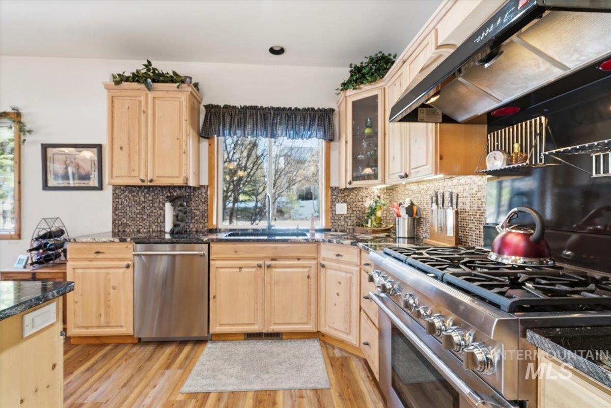 1085 Chip Shot Dr, McCall, Idaho 83638, 3 Bedrooms, 3 Bathrooms, Residential For Sale, Price $1,390,000, 98979579