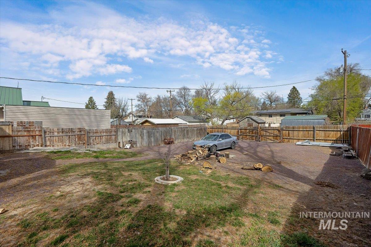 308 E Avenue E, Jerome, Idaho 83338-3131, 3 Bedrooms, 1 Bathroom, Residential For Sale, Price $175,000,MLS 98979581