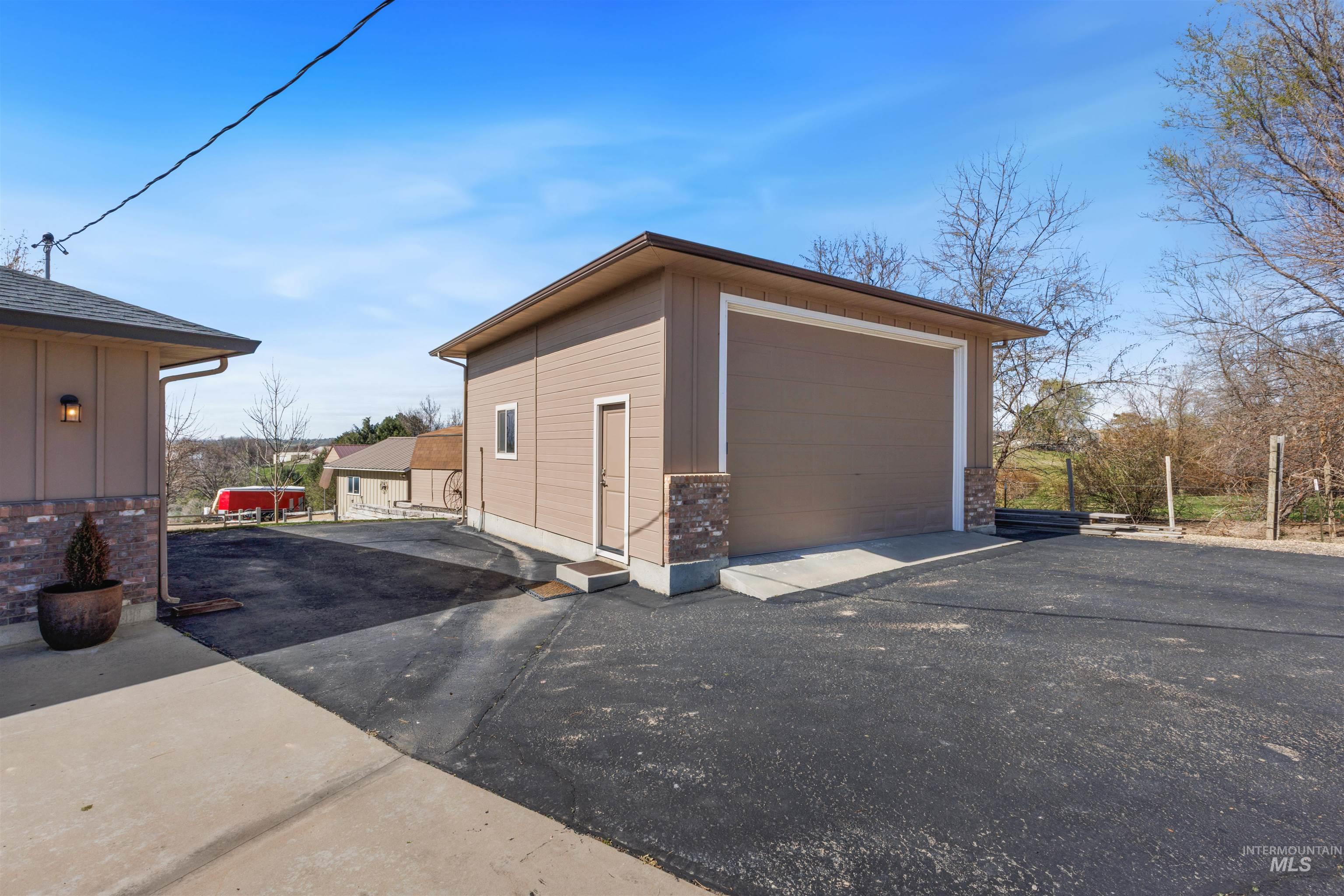 20796 Lowell Road, Caldwell, Idaho 83607, 4 Bedrooms, 3 Bathrooms, Residential For Sale, Price $1,750,000,MLS 98979582