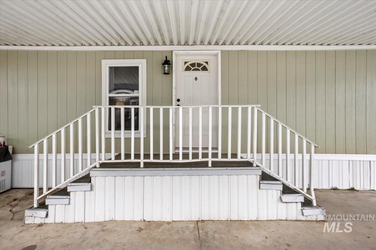 101 S Flagstone Ln, Eagle, Idaho 83616, 3 Bedrooms, 1.5 Bathrooms, Residential For Sale, Price $109,999,MLS 98979584