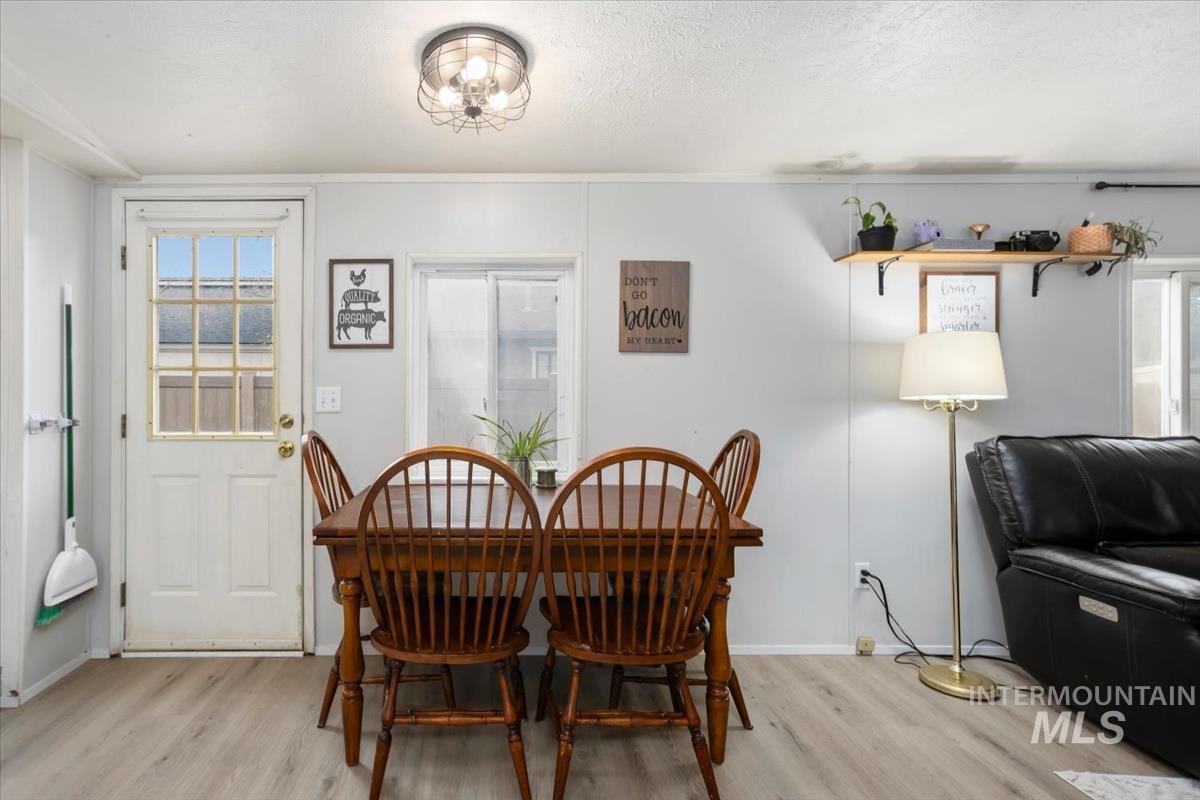 101 S Flagstone Ln, Eagle, Idaho 83616, 3 Bedrooms, 1.5 Bathrooms, Residential For Sale, Price $109,999,MLS 98979584