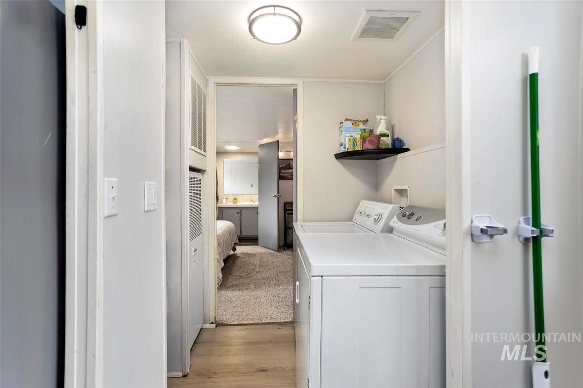 101 S Flagstone Ln, Eagle, Idaho 83616, 3 Bedrooms, 1.5 Bathrooms, Residential For Sale, Price $109,999,MLS 98979584