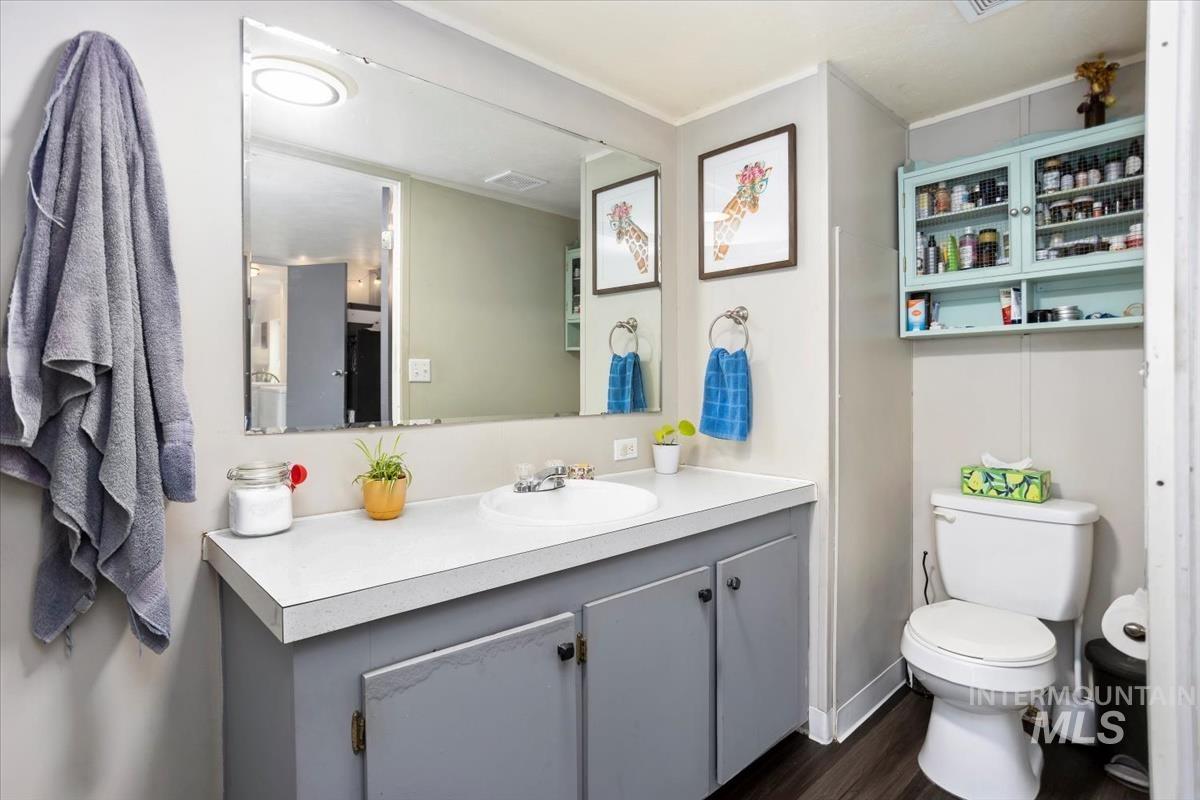 101 S Flagstone Ln, Eagle, Idaho 83616, 3 Bedrooms, 1.5 Bathrooms, Residential For Sale, Price $109,999,MLS 98979584