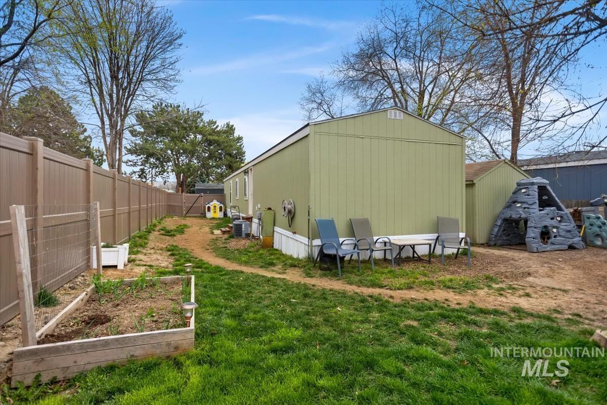 101 S Flagstone Ln, Eagle, Idaho 83616, 3 Bedrooms, 1.5 Bathrooms, Residential For Sale, Price $109,999,MLS 98979584