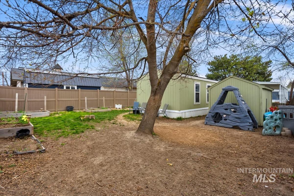 101 S Flagstone Ln, Eagle, Idaho 83616, 3 Bedrooms, 1.5 Bathrooms, Residential For Sale, Price $109,999,MLS 98979584