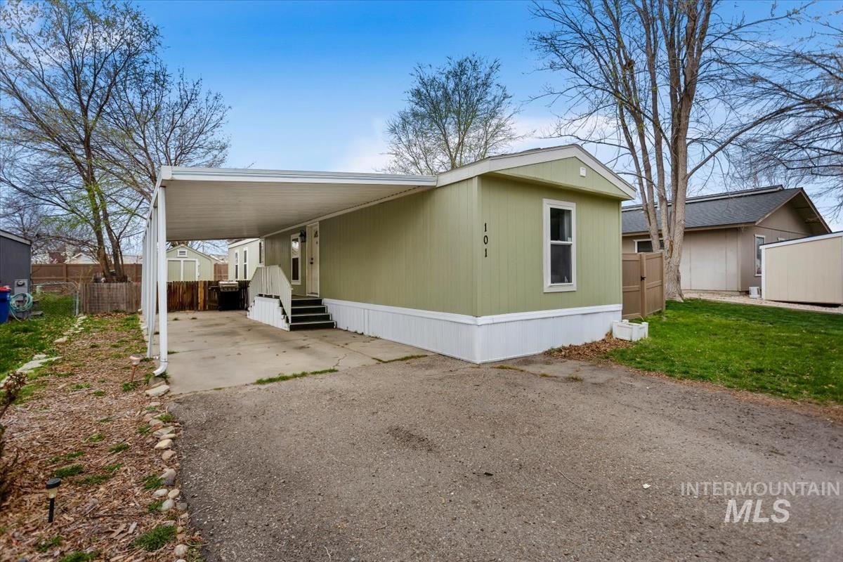 101 S Flagstone Ln, Eagle, Idaho 83616, 3 Bedrooms, 1.5 Bathrooms, Residential For Sale, Price $109,999,MLS 98979584