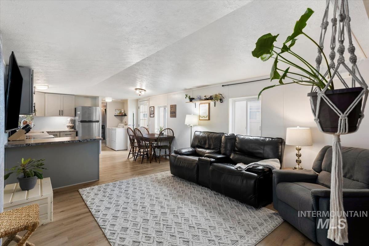 101 S Flagstone Ln, Eagle, Idaho 83616, 3 Bedrooms, 1.5 Bathrooms, Residential For Sale, Price $109,999,MLS 98979584