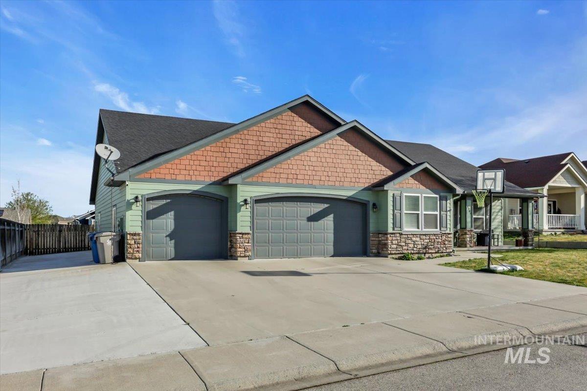 1708 NE Idarock, Mountain Home, Idaho 83647-6368, 4 Bedrooms, 2 Bathrooms, Residential For Sale, Price $440,000, 98979585