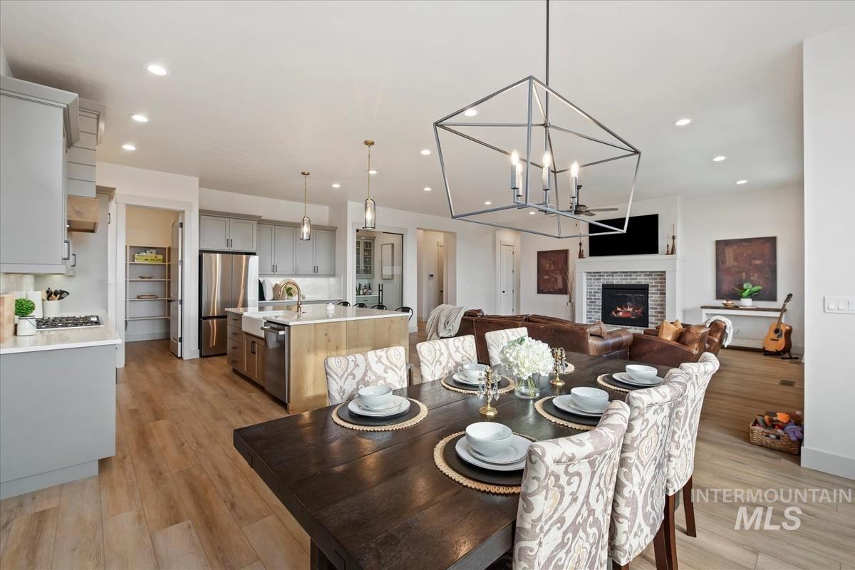 21890 Paint Ave, Star, Idaho 83669, 3 Bedrooms, 2 Bathrooms, Residential For Sale, Price $904,900,MLS 98979586